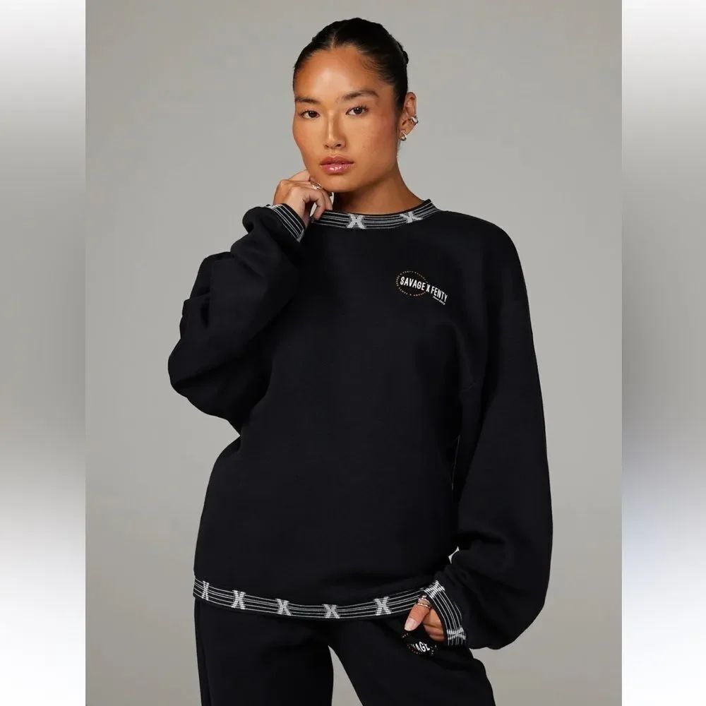 Savage X Fenty Essential Scoop Logo-Trim Oversized Sweatshirt